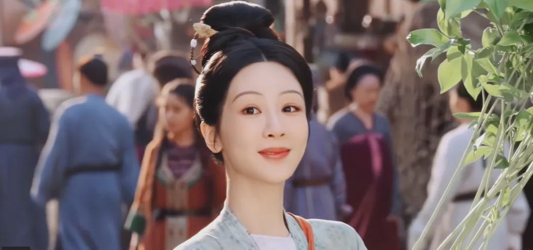 杨紫何惟芳已满血归来，李现说《锦绣芳华》男主和女主关系更曲折更丰富