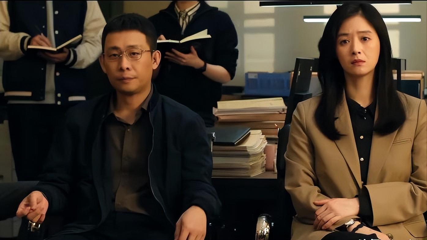 央视剧《以法之名》首播，观众评价一针见血，张译、蒋欣成炮火