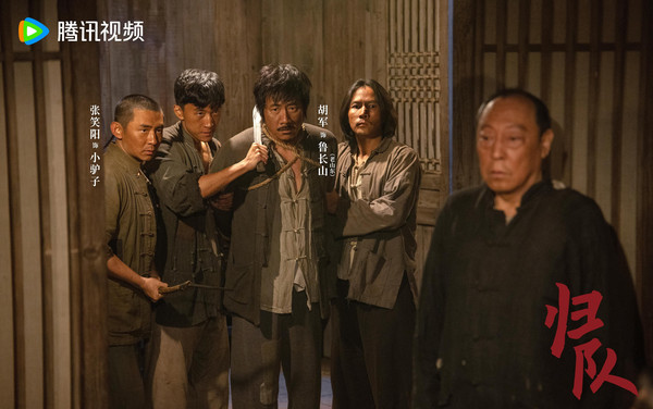 央视八套又出“王炸剧”!一口气看16集,追剧停不下来,太上头